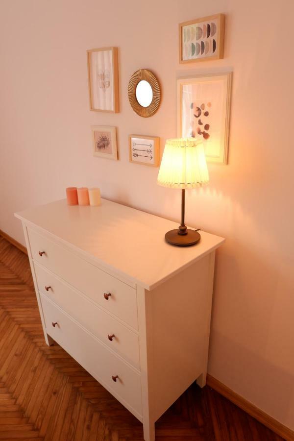 Singer Apartment Old Town Cracovia Esterno foto
