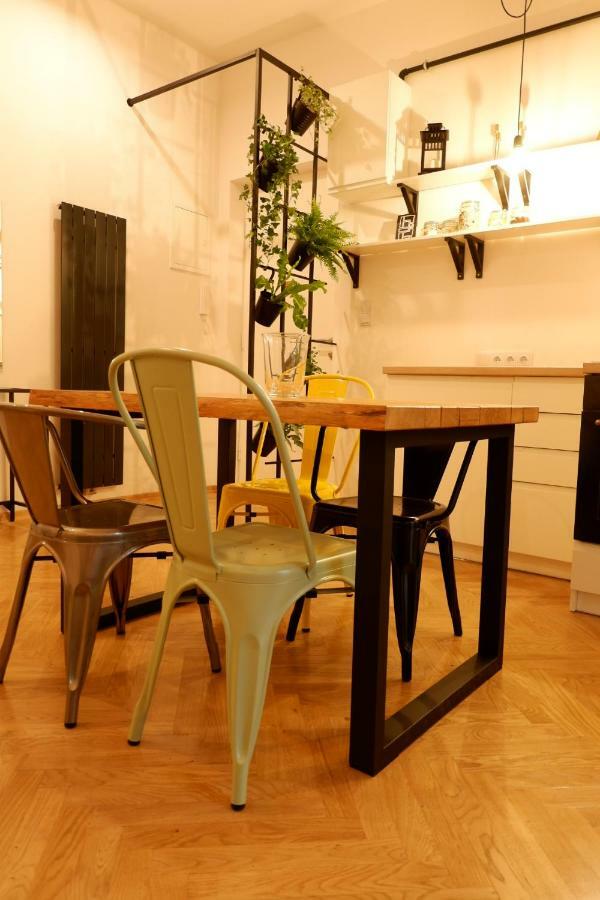 Singer Apartment Old Town Cracovia Esterno foto